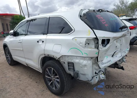 2018 Toyota Highlander Xle z USA, uszkodzony, nr VIN 5TDJZRFH0JS840225